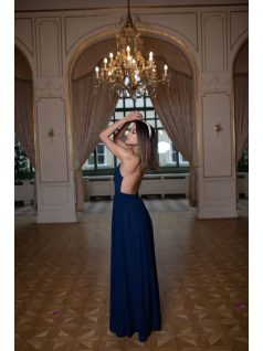  Tmavomodré maxi šaty bez chrbtovej časti