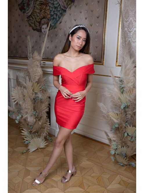 Mini šaty s výstrihom v tvare srdca - červená