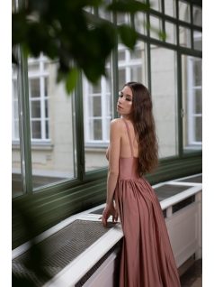 Maxi šaty s výstrihom do V - kávovo krémová