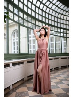   Vpredu-vzadu uzavreté bezrukávové maxi šaty - coffe cream 