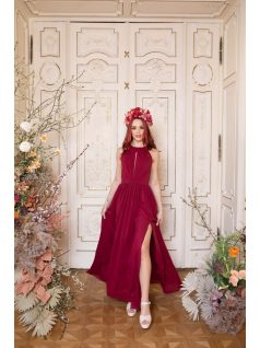 Maxi šaty s výstrihom v tvare slzičky - bordová 