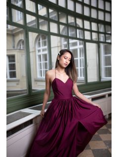 Šaty bez chrbtovej časti - bordová