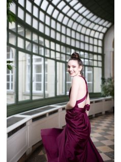 Maxi šaty s viacerými spôsobmi viazania - bordová