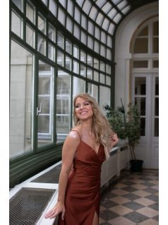 Na boku nariasené, bodycon  maxi šaty - hrdzavohnedé