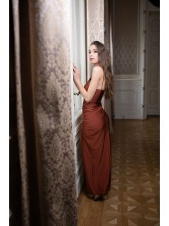 Šaty so stiahnutým pásom - hrdzavohnedá