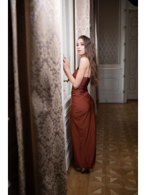 Šaty so stiahnutým pásom - hrdzavohnedá