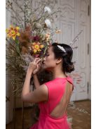 Mini šaty bez chrbtovej časti, so skladanou sukňou - koralová