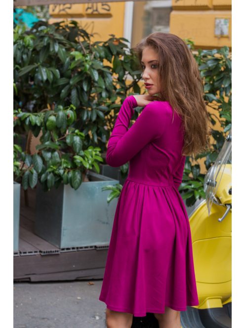Šaty s lodičkovým výstrihom - magenta