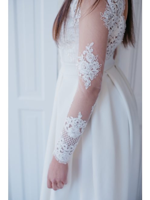 Lacy - biele šaty, na chrbte s čipkovaným topom