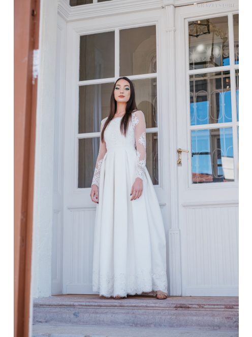 Lacy - biele šaty, na chrbte s čipkovaným topom
