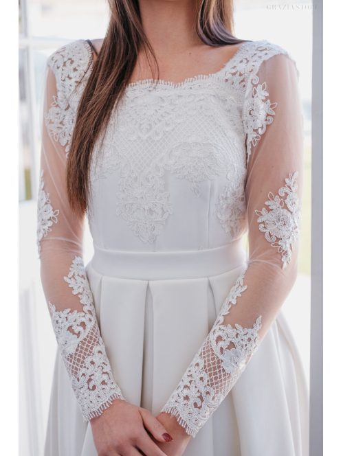 Lacy - biele šaty, na chrbte s čipkovaným topom