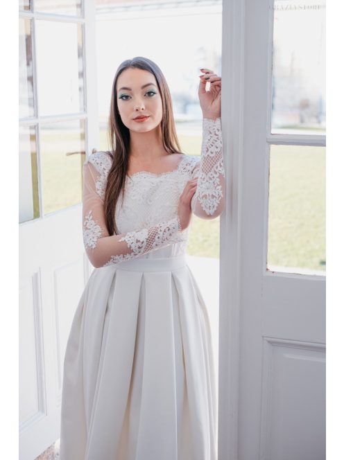 Lacy - biele šaty, na chrbte s čipkovaným topom