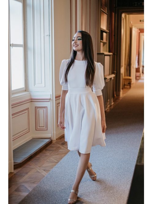 Well Groomed - biele mini šaty s nadýchanými rukávmi