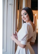 Well Groomed - biele mini šaty s nadýchanými rukávmi