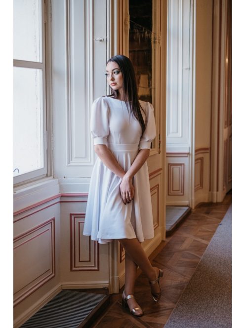 Well Groomed - biele mini šaty s nadýchanými rukávmi