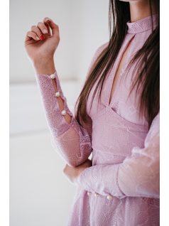 Graceful mini - fialové čipkované mini šaty