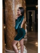 Kyla – zelené velúrové mini šaty s otvoreným chrbtom
