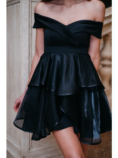 Hearty Mini - čierne mini šaty so srdiečkovým výstrihom.