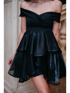   Hearty Mini - čierne mini šaty so srdiečkovým výstrihom.