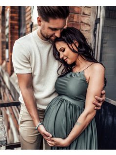 Vpredu-vzadu uzavreté bezrukávové maxi šaty - army