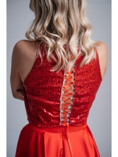   Melinda top - trblietavý, bezrukávový  crop top v červenej farbe.