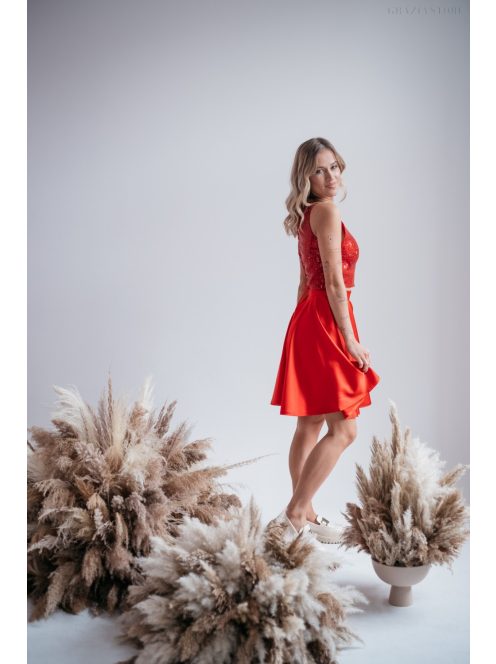 Kruhová mini sukňa - červený satén