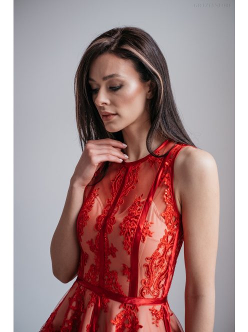 Alexa - mini šaty obohatené čipkou a saténom