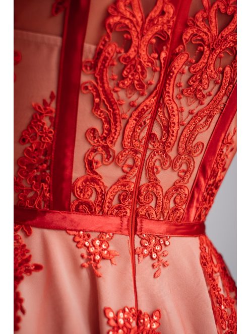 Alexa - mini šaty obohatené čipkou a saténom