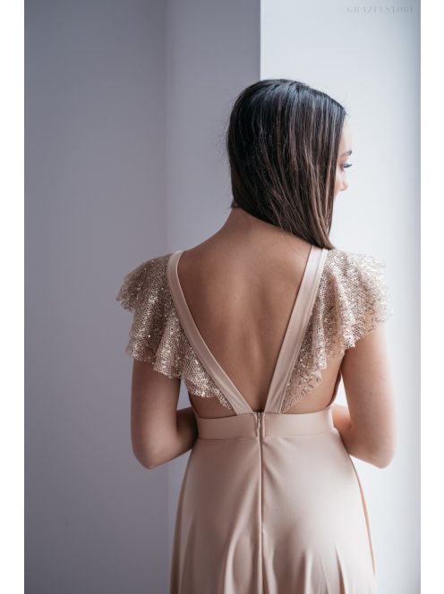 Anasztázia – maxi šaty vo farbe šampanské s volánovými rukávmi