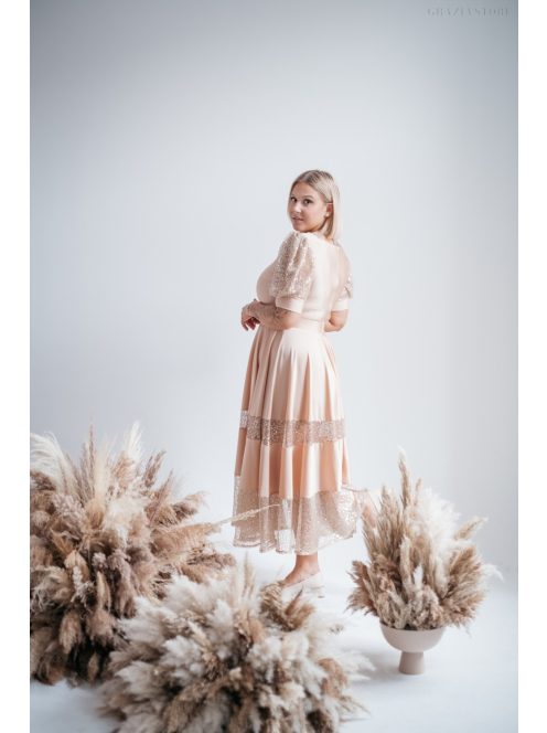 Kitti - midi šaty vo farbe šampanského s naberanými rukávmi