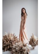 Nicola – maxi šaty šampanskej farby s asymetrickým vrchným dielom