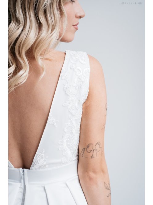 Peggi - Biele maxi šaty bez chrbta s čipkou