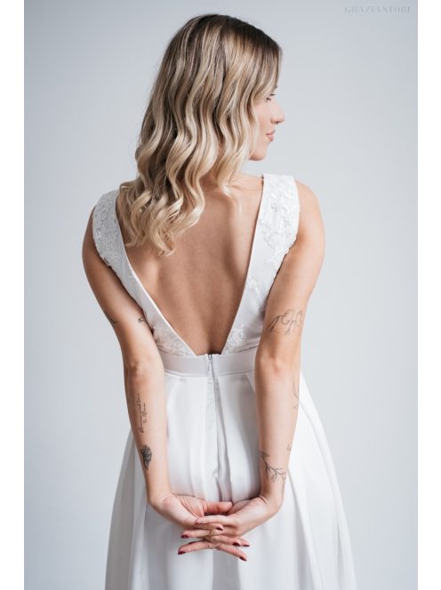 Peggi - Biele maxi šaty bez chrbta s čipkou