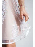 Alexa - Biele mini šaty s čipkou a saténovým prekrytím