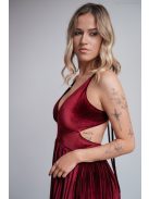 Emma - bordové zamatové šaty s V-výstrihom a s jedinečnou chrbtovou časťou