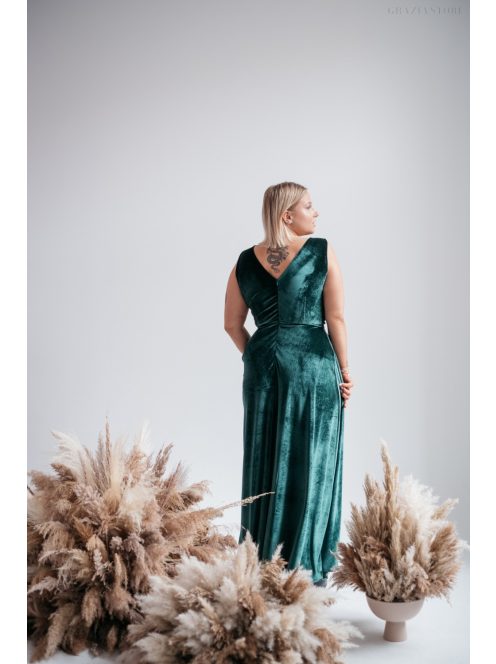 Heater – Tmavozelené velúrové šaty bez rukávov, s ozdobou v tvare opasku vpredu na páse.