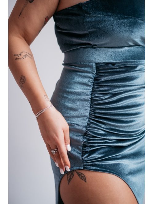 Helén - sivomodré velúrové maxi šaty s asymetrickým topom