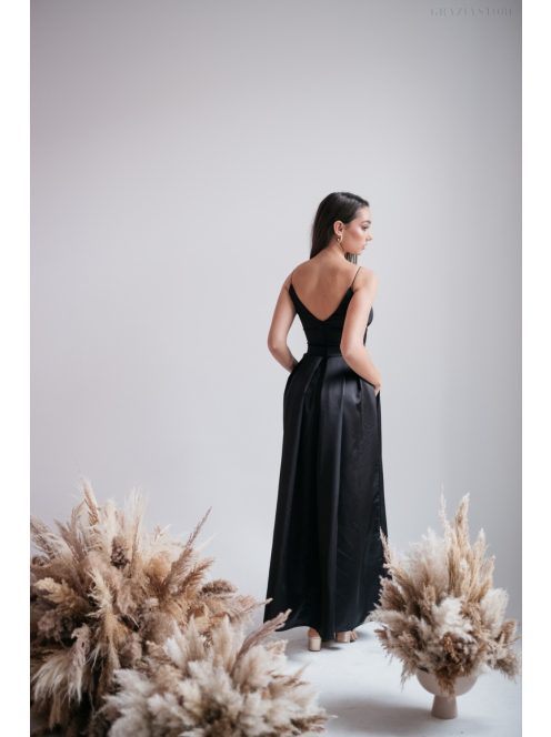 Zenina - Čierne maxi šaty s výstrihom do V