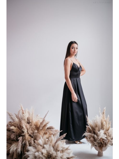 Zenina - Čierne maxi šaty s výstrihom do V