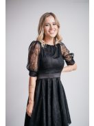 Andrea - Čierne čipkované šaty s naberanými rukávmi a špeciálnym strihom na chrbte