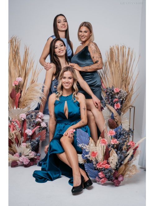 Petrolejovo modré asymetrické saténové šaty