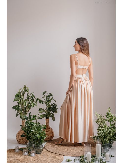 Lidia - špeciálne maxi šaty vo farbe make-upu