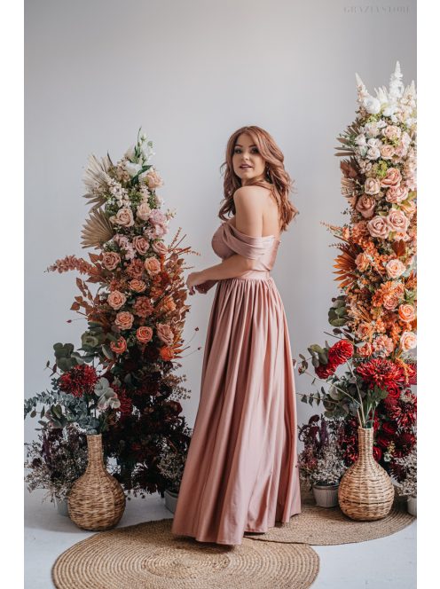 Rebeka - nariasená maxi sukňa, z lesklého, elastického materiálu, v  kávovo-krémovej farbe