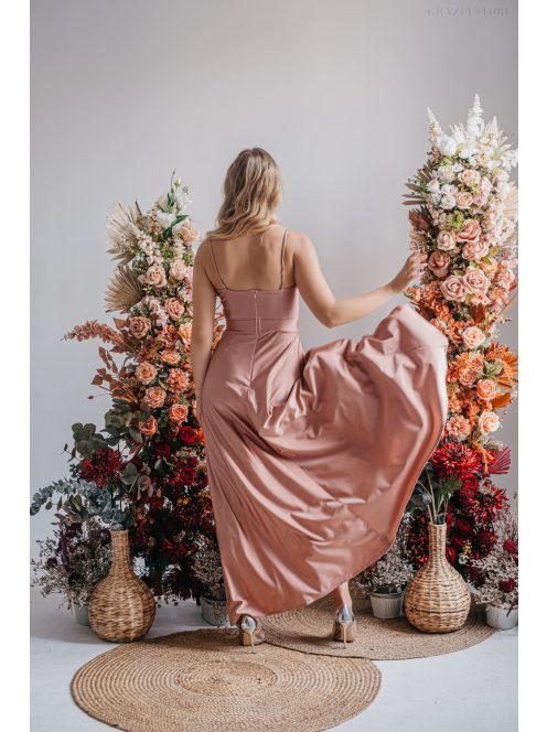 Cloe – Maxi šaty s tenkými ramienkami a výstrihom v tvare srdiečka, v kávovo-krémovej farbe