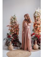 Emma - Elastické šaty kávovo-krémovej farby s výstrihom do V, so špeciálnym chrbtom