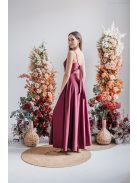 Dália - maxi šaty so šibalským chrbtom z elastického materiálu, vo farbe bolero.