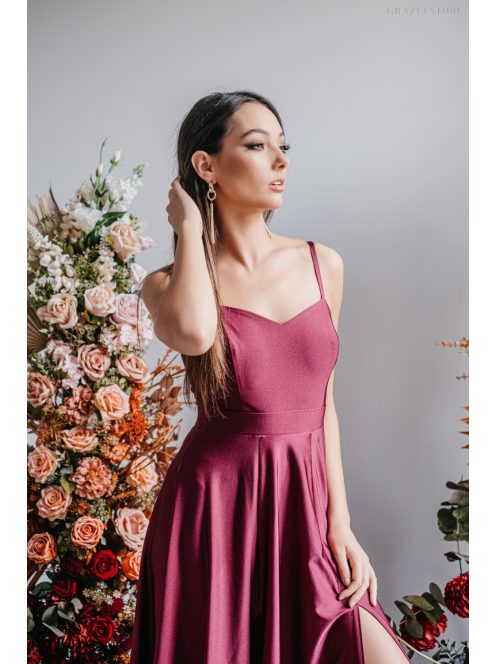 Dália - maxi šaty so šibalským chrbtom z elastického materiálu, vo farbe bolero.