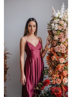   Zenina - maxi šaty s výstrihom do V a špagetovými ramienkami vo farbe bolero