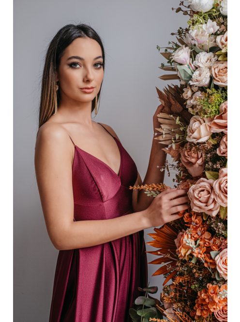 Zenina - maxi šaty s výstrihom do V a špagetovými ramienkami vo farbe bolero