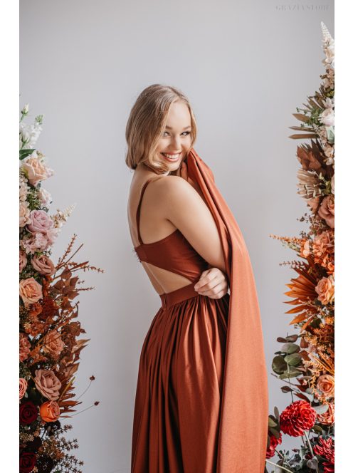 Lidia - špeciálne maxi šaty vo farbe dattero z elastického materiálu